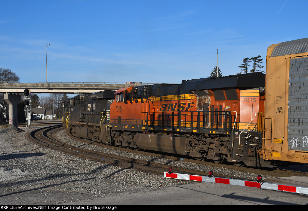 BNSF 7015